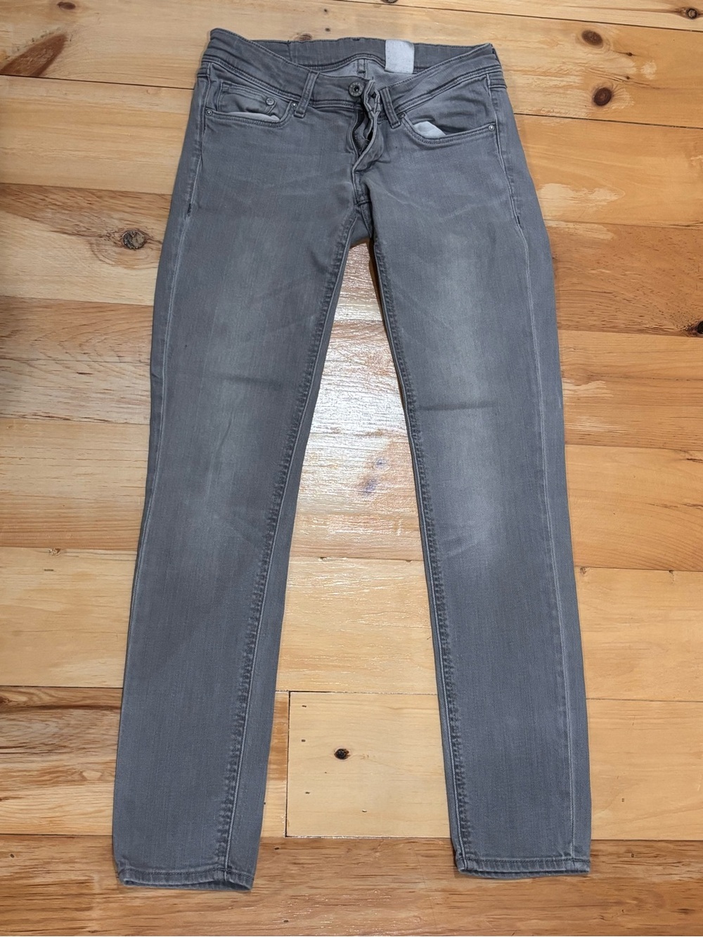 H&M Women's Gray Skinny Jeans